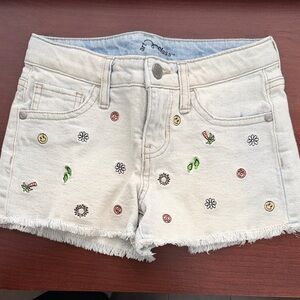 Embroidered Cream Denim Shorts - Casual Summer Style